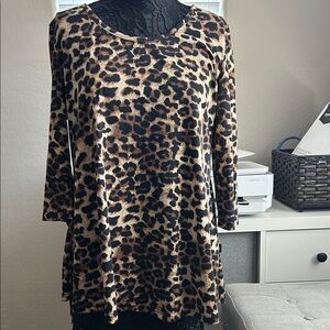 3/4 sleeve tunic top
Animal print